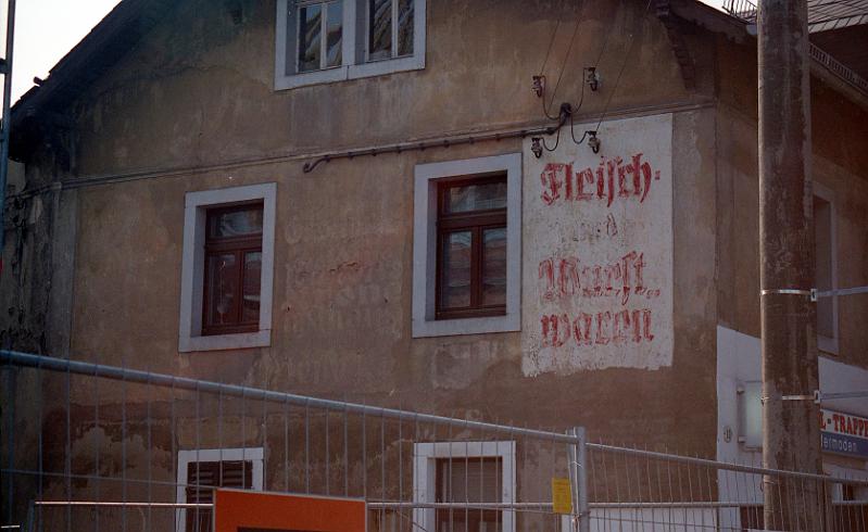 Dresden-Kleinzschachwitz, Putjatinstr. 11, 9.3.1996 (1).jpg - Gasthaus Goldene Krone ... / Fleisch- und Wurstwaren